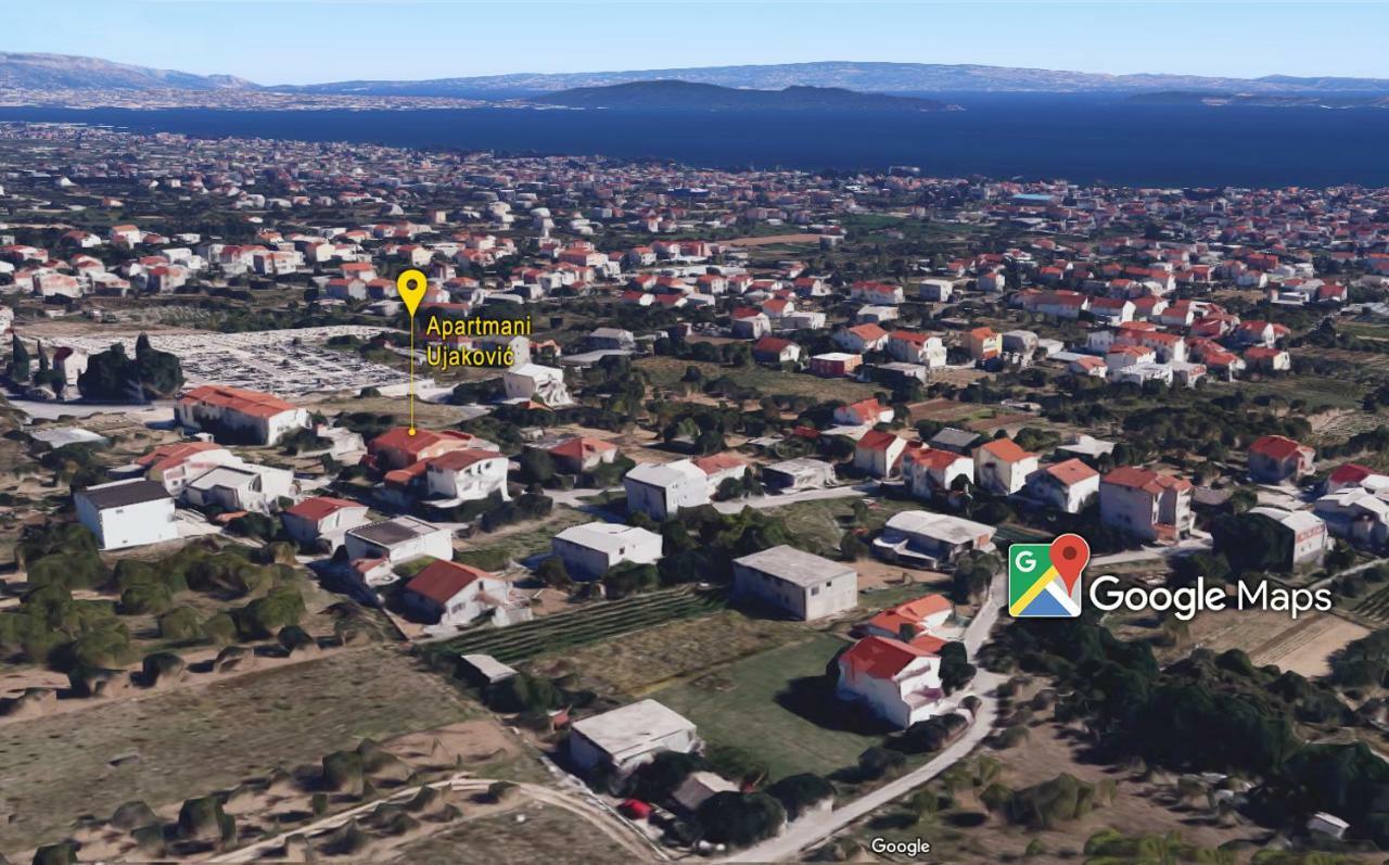 Apartmani Ujakovic Kaštela Eksteriør bilde